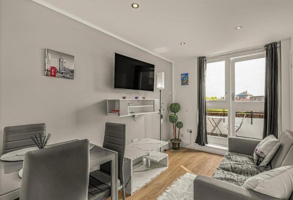 Amazing Marina-Overlooking 1Bed 런던 외부 사진